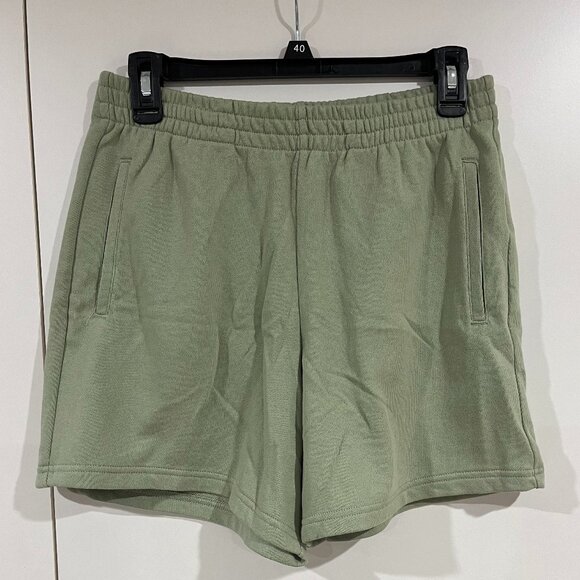 NWOT Gap sweat shorts - Picture 1 of 4